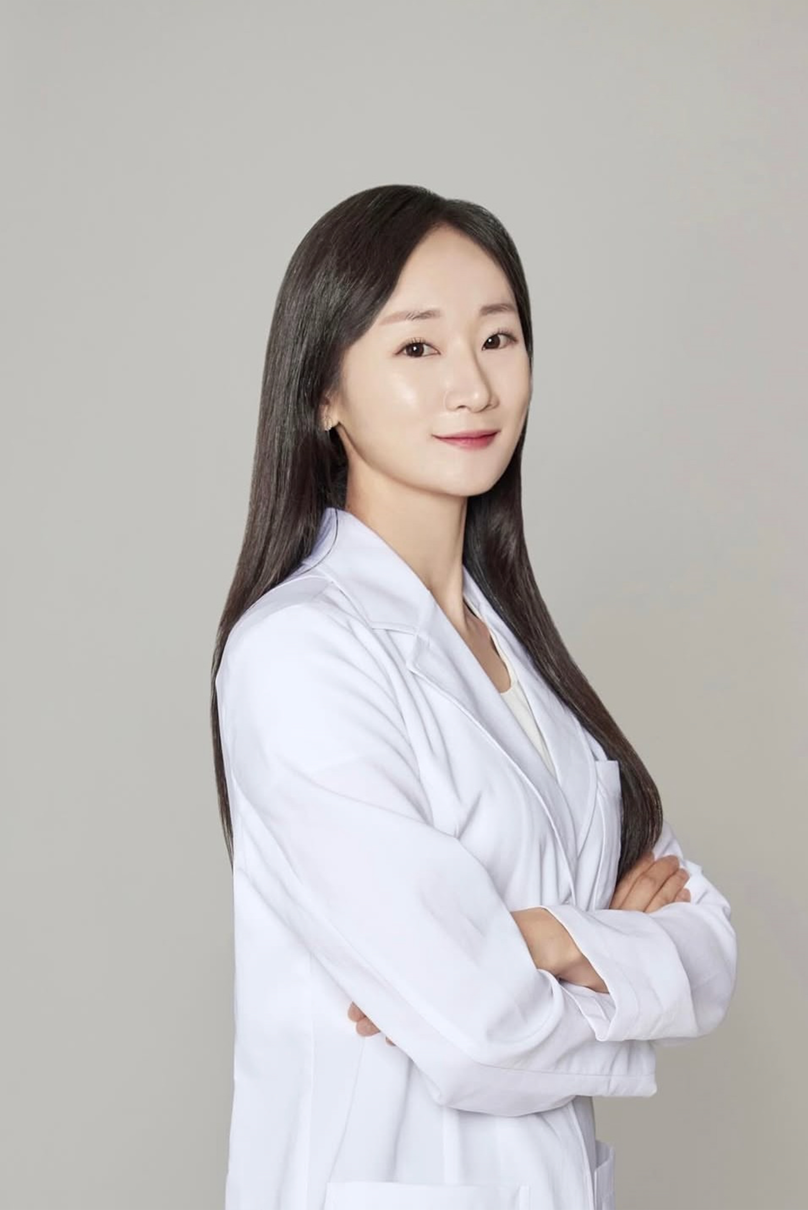 김지유 대표원장 의료진 사진